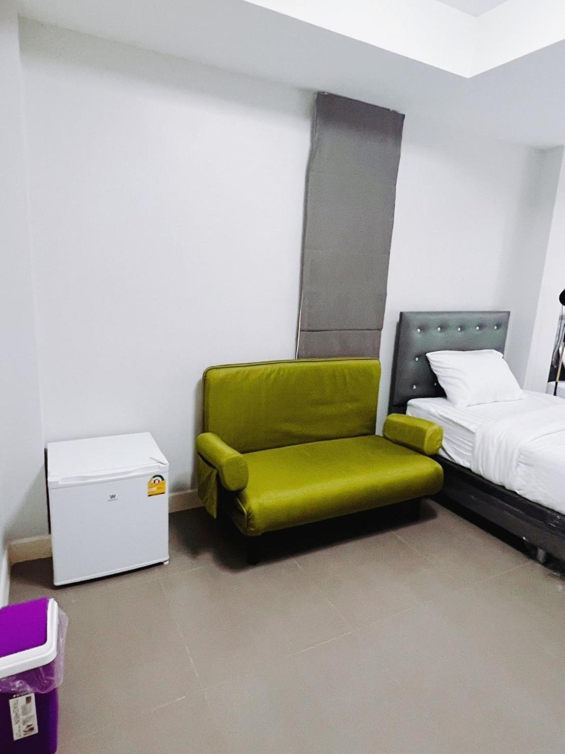 Mitr Inn Mrt Samyot Station - The Grand Palace Bangkok Bagian luar foto
